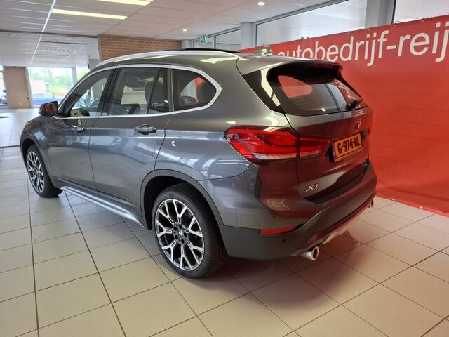 BMW X1 sDrive20i VDL Nedcar Edition High Executive, Panorama dak, Trekh