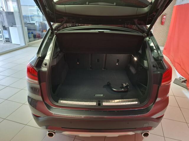BMW X1 sDrive20i VDL Nedcar Edition High Executive, Panorama dak, Trekh