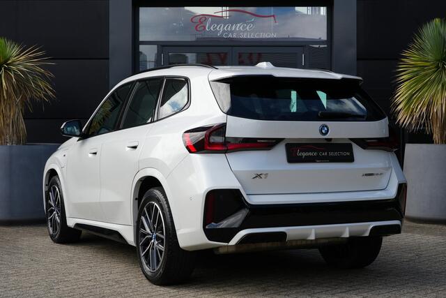 BMW X1 xDrive25e M Sport 220pk Navigatie/Stoelverwarming/Camera
