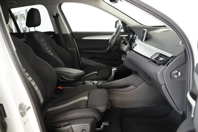 BMW X1 xDrive25e / LED / Navi / DAB / Camera / Bluetooth