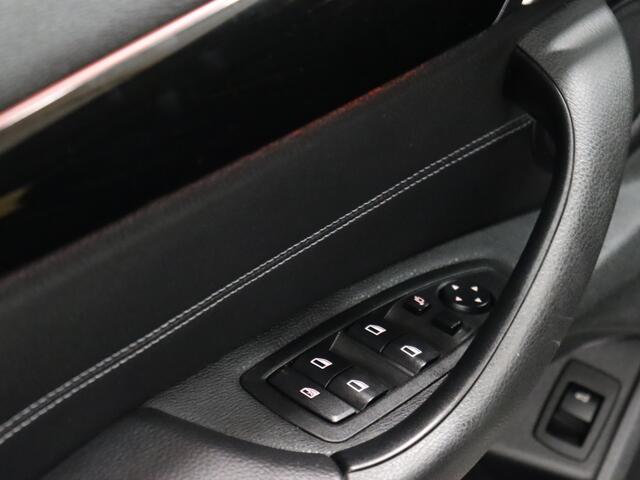BMW X1 xDrive20i High Executive [CAMERA, GROOT, NAVIGATIE, STOELVERWARMING, HEAD-UP, PDC V+A, CRUISE CONTROL, CLIMATE CONTROL, NIEUWSTAAT]