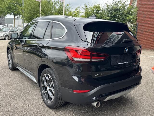 BMW X1 xDrive25e Executive Edition // LEDER // ELEK. KLEP // NAVI // CAMERA+SENSOREN // CRUISE // HEAD UP DISPLAY //