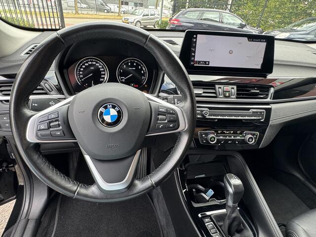 BMW X1 xDrive25e Executive Edition // LEDER // ELEK. KLEP // NAVI // CAMERA+SENSOREN // CRUISE // HEAD UP DISPLAY //