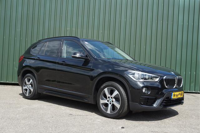 BMW X1 sDrive18i High Executive Automaat + Leer/ Camera/ Xenon/ Elektr.klep/ Keyless/ Garantie!