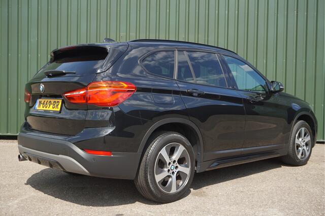 BMW X1 sDrive18i High Executive Automaat + Leer/ Camera/ Xenon/ Elektr.klep/ Keyless/ Garantie!