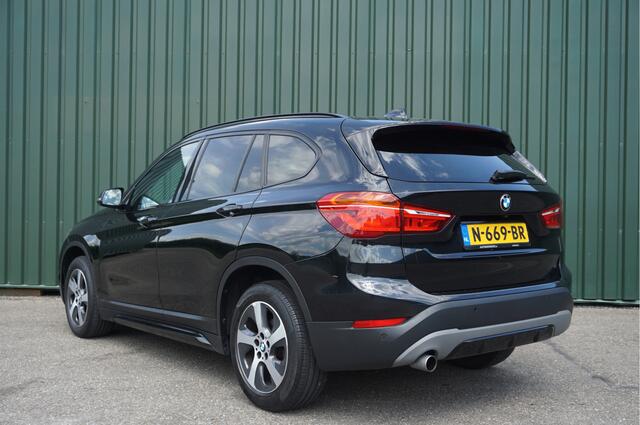 BMW X1 sDrive18i High Executive Automaat + Leer/ Camera/ Xenon/ Elektr.klep/ Keyless/ Garantie!