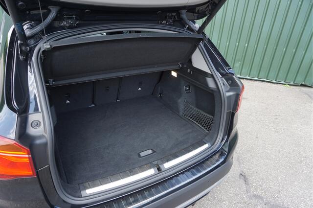 BMW X1 sDrive18i High Executive Automaat + Leer/ Camera/ Xenon/ Elektr.klep/ Keyless/ Garantie!