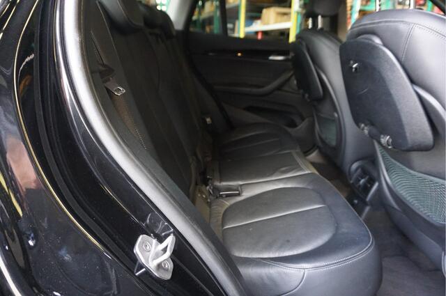 BMW X1 sDrive18i High Executive Automaat + Leer/ Camera/ Xenon/ Elektr.klep/ Keyless/ Garantie!