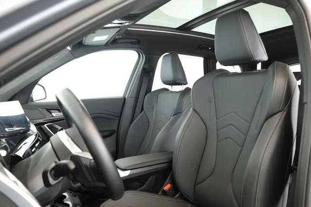 BMW X1 xDrive30e M-SPORT ** MATRIX, NAVI+, PANORAMA, HuD, LEDER, 20-Iinch LMV ** 1E EIG - UNFALLFREI ** ** INFORMEER OOK NAAR ONZE AANTREKKELIJKE FINANCIAL-LEASE TARIEVEN **
