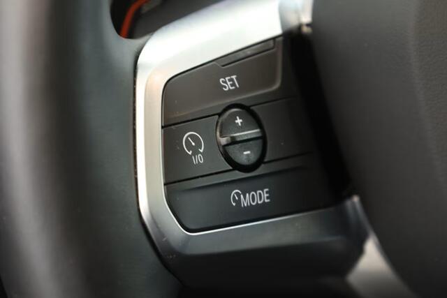 BMW X1 xDrive30e M-SPORT ** MATRIX, NAVI+, PANORAMA, HuD, LEDER, 20-Iinch LMV ** 1E EIG - UNFALLFREI ** ** INFORMEER OOK NAAR ONZE AANTREKKELIJKE FINANCIAL-LEASE TARIEVEN **