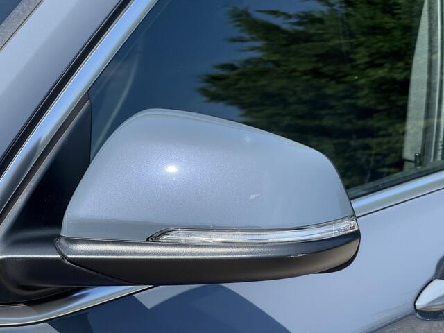 BMW X1 sDrive20i | Panorama | Driving ass. Plus | Camera | Head up | Getint glas | HiFi