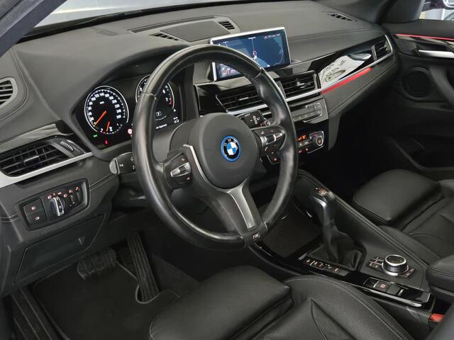 BMW X1 xDrive25e Sport Line | SPORTSTOELEN | LEDER | 18 INCH VELGEN |