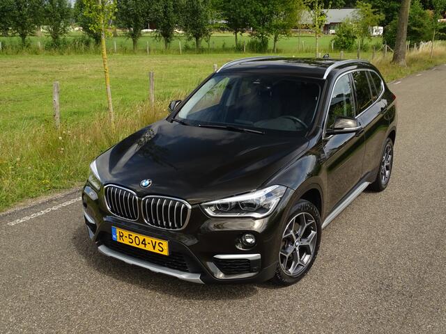 BMW X1 sDrive18i Executive | Pano | Leer | 18inch | X-Line | Unieke kleur!