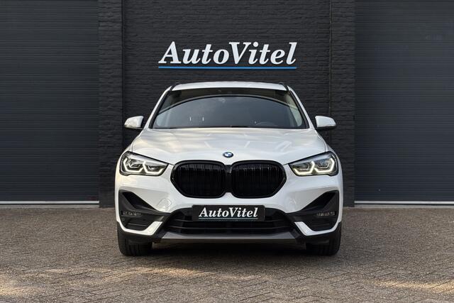BMW X1 xDrive25e | LED | NAVI | PDC V+A | Apple Carplay | DAB | Privacy Glas | Cruise
