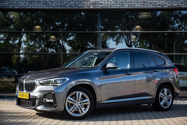 BMW X1 sDrive18i High Executive M-Sport , HUD, Keyless entry,