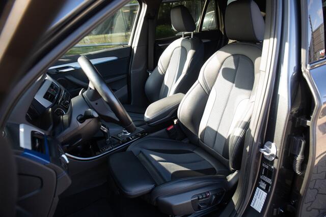 BMW X1 sDrive18i High Executive M-Sport , HUD, Keyless entry,