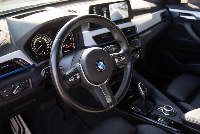 BMW X1 sDrive18i High Executive M-Sport , HUD, Keyless entry,