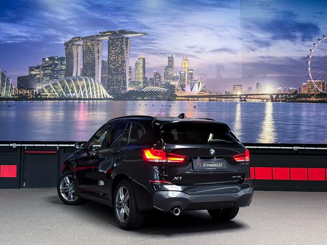 BMW X1 sDrive18i High Executive LED|M-Pakket|Camera|