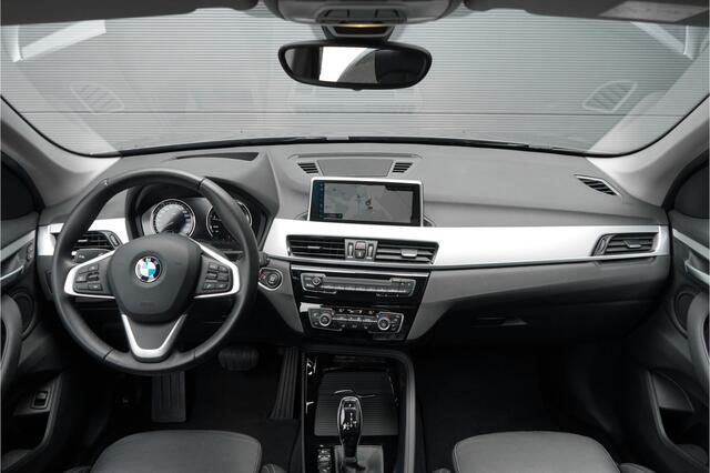 BMW X1 sDrive20i High Executive X-Line Camera Leer Head-Up