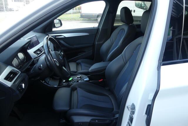 BMW X1 xDrive20d High Executive M Sport TREKHAAK AFNEEMBAAR (2.000KG), ADAPTIEVE CRUISE, CAMERA, STOELVERWARMING, ELEKTRISCHE ACHTERKLEP, PDC V&A, 60.323KM
