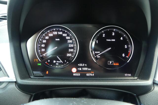 BMW X1 xDrive20d High Executive M Sport TREKHAAK AFNEEMBAAR (2.000KG), ADAPTIEVE CRUISE, CAMERA, STOELVERWARMING, ELEKTRISCHE ACHTERKLEP, PDC V&A, 60.323KM