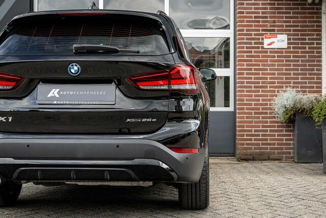 BMW X1 25e xDrive | Sportline | Stoelverwarming | HIFI | Ambiance verlichting | Head-up | 18' inch |