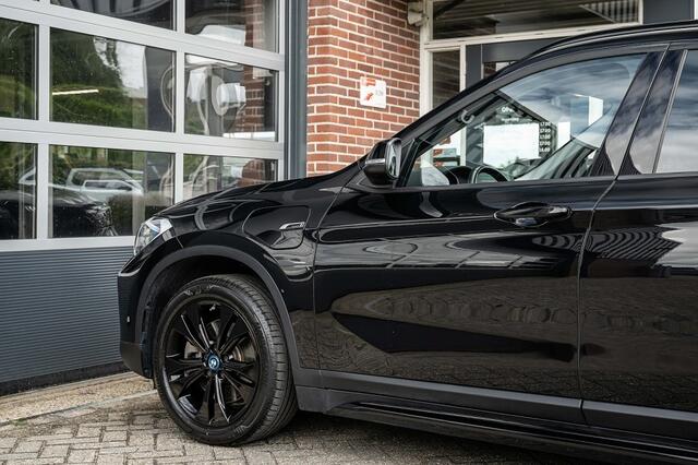 BMW X1 25e xDrive | Sportline | Stoelverwarming | HIFI | Ambiance verlichting | Head-up | 18' inch |