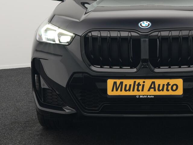 BMW X1 xDrive25e M-Sport Plug in Hybrid | PHEV | Adaptive Cruise | Head-up Display | 360 Camera | Harman Kardon | Carplay | Lederen Sportstoelen Verwarmd | Sfeerverlichting |