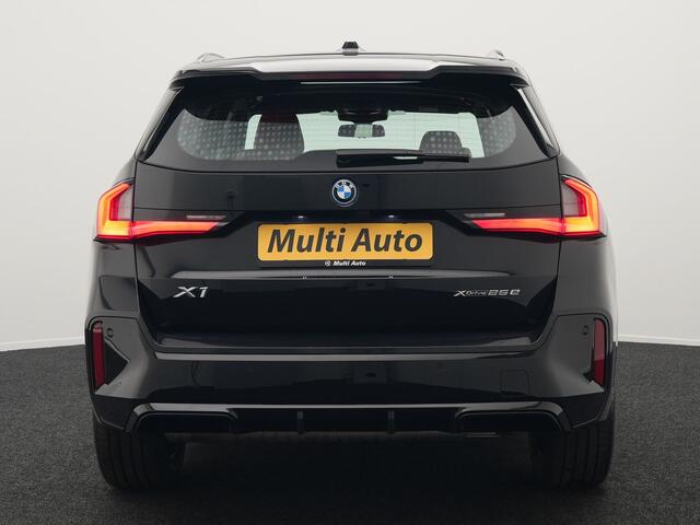 BMW X1 xDrive25e M-Sport Plug in Hybrid | PHEV | Adaptive Cruise | Head-up Display | 360 Camera | Harman Kardon | Carplay | Lederen Sportstoelen Verwarmd | Sfeerverlichting |