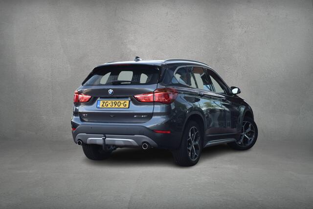BMW X1 sDrive20i High Executive | Pano | Leer | Trekhaak | Stoelverw. | Camera