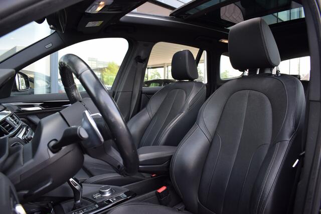BMW X1 sDrive20i High Executive | Pano | Leer | Trekhaak | Stoelverw. | Camera