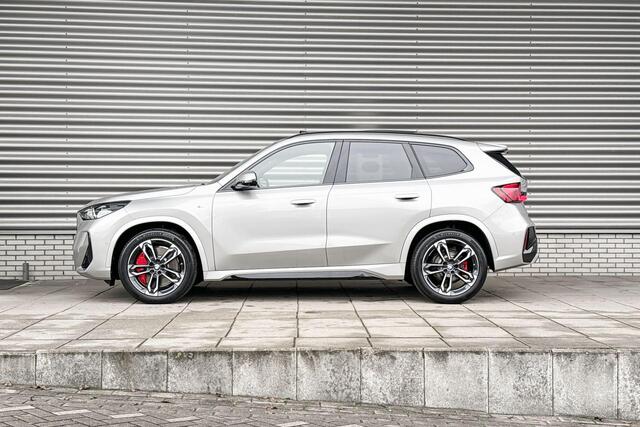 BMW X1 sDrive18i M Sportpakket Pro / Innovation Pack / Travel Pack / Comfort Pack