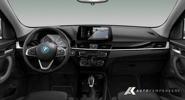 BMW X1 25e xDrive Sportline | Stoelverwarming | Adap. Led | Camera | Trekhaak | Head-Up | 18' inch |