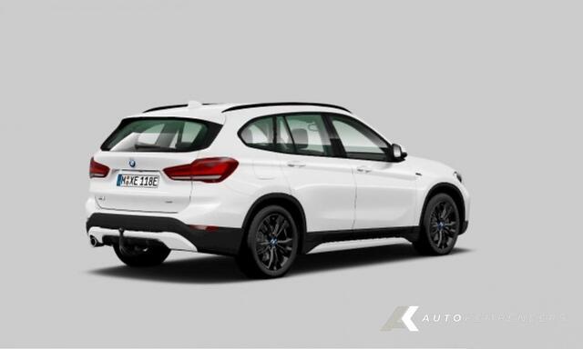 BMW X1 25e xDrive Sportline | Stoelverwarming | Adap. Led | Camera | Trekhaak | Head-Up | 18' inch |