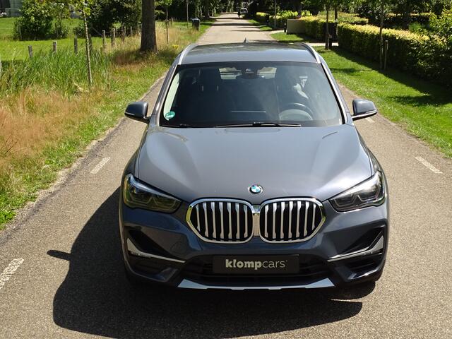 BMW X1 sDrive20i X-Line | HUD | NAV-prof | Leer | 18inch | Eleksp. | Stoelverw.