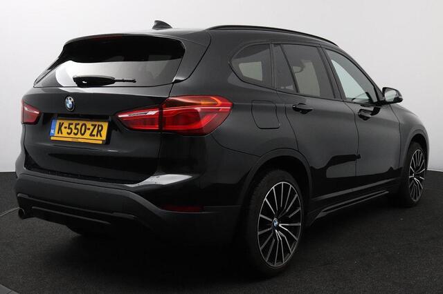 BMW X1 sDrive18i High Executive | Leder | Panoramadak | Camera |