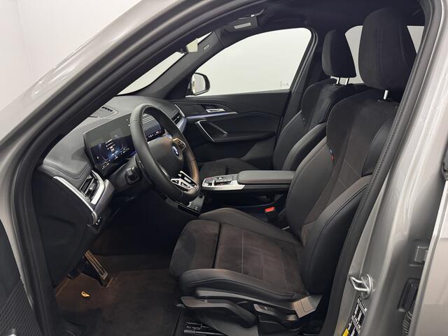 BMW X1 xDrive25e M Sport Half leder, Camera, Navi, Keyless start, Virtual desk, Stoelverwarming, Elektrische achterklep, 3 jaar garantie