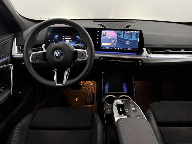 BMW X1 xDrive25e M Sport Half leder, Camera, Navi, Keyless start, Virtual desk, Stoelverwarming, Elektrische achterklep, 3 jaar garantie