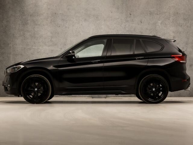 BMW X1 xDrive20i Sportline Automaat 180Pk (4 CILINDER, GROOT NAVI, DEALER ONDERHOUDEN, CLIMATE, LEDER, GETINT GLAS, SPORTSTOELEN, CRUISE, PARKEERSENSOREN, NIEUWE APK, NIEUWSTAAT)