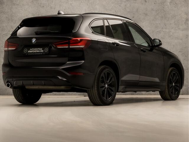 BMW X1 xDrive20i Sportline Automaat 180Pk (4 CILINDER, GROOT NAVI, DEALER ONDERHOUDEN, CLIMATE, LEDER, GETINT GLAS, SPORTSTOELEN, CRUISE, PARKEERSENSOREN, NIEUWE APK, NIEUWSTAAT)