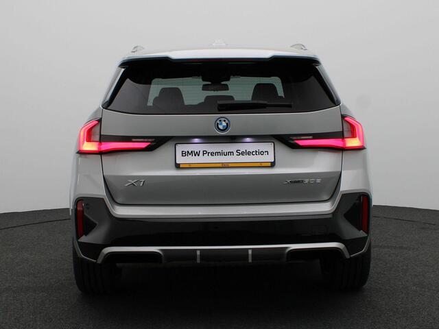 BMW X1 xDrive30e | M Sportpakket | Panodak | Trekhaak | Harman Kardon | Driving Assistant Prof. | Parking Assistant Plus | Head-Up | Elektr. Voorstoelen | Comfort Access | 19'' LMV