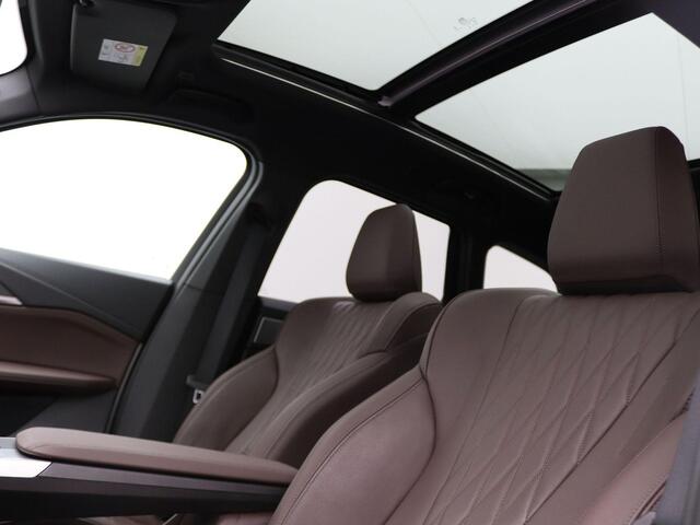 BMW X1 xDrive30e | M Sportpakket | Panodak | Trekhaak | Harman Kardon | Driving Assistant Prof. | Parking Assistant Plus | Head-Up | Elektr. Voorstoelen | Comfort Access | 19'' LMV