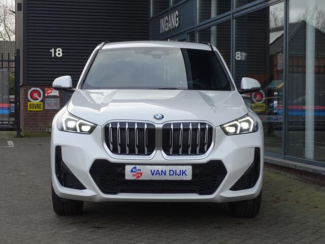 BMW X1 20i sDrive M Sportpakket Elek.Trekhaak Premium Pack. Widescreen Display Led 18" LM Wielen