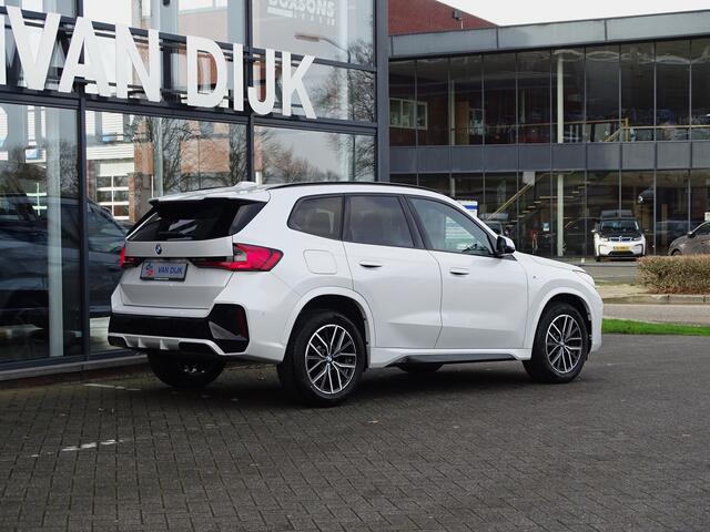 BMW X1 20i sDrive M Sportpakket Elek.Trekhaak Premium Pack. Widescreen Display Led 18" LM Wielen