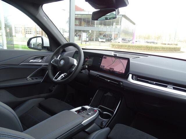 BMW X1 20i sDrive M Sportpakket Elek.Trekhaak Premium Pack. Widescreen Display Led 18" LM Wielen