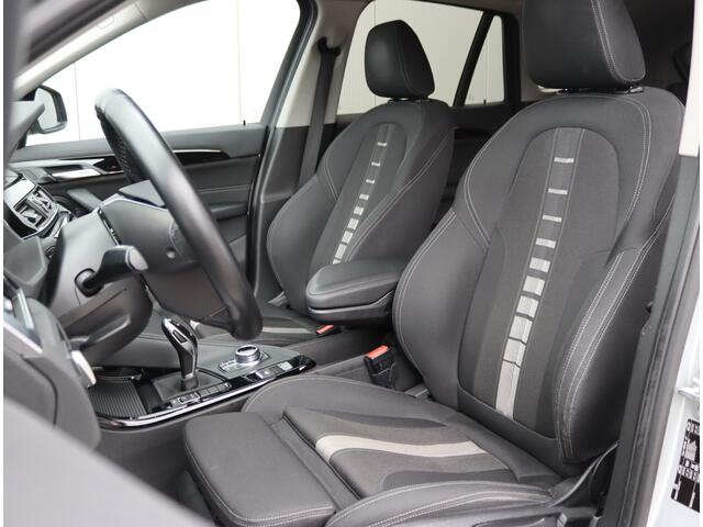 BMW X1 sDrive18i Executive | Sportstoelen | LED | Navigatie | 1e eigenaar
