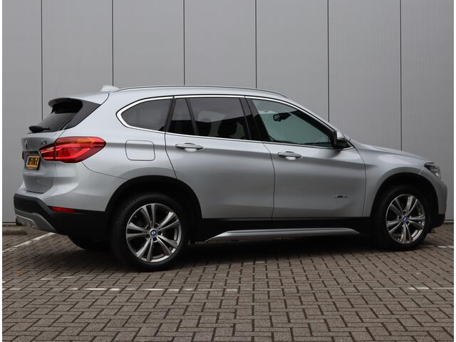 BMW X1 sDrive18i Executive | Sportstoelen | LED | Navigatie | 1e eigenaar