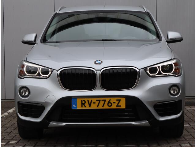 BMW X1 sDrive18i Executive | Sportstoelen | LED | Navigatie | 1e eigenaar