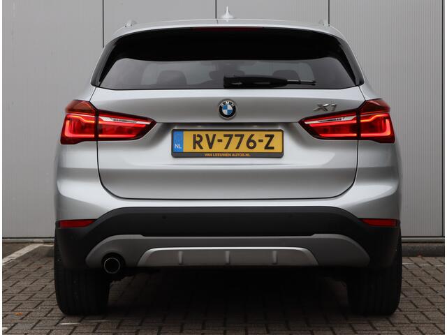 BMW X1 sDrive18i Executive | Sportstoelen | LED | Navigatie | 1e eigenaar