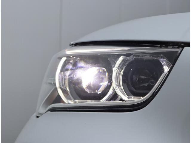 BMW X1 sDrive18i Executive | Sportstoelen | LED | Navigatie | 1e eigenaar